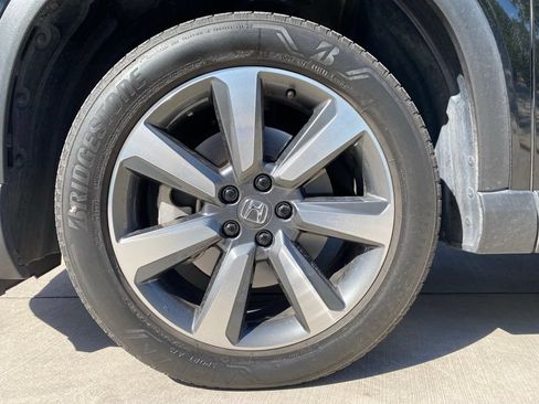 Used 2025 Honda Pilot Elite image 7