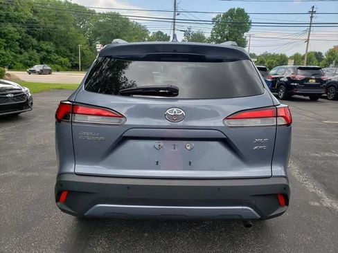 Used 2022 Toyota Corolla Cross XLE w/ Convenience Package AWD/4WD image 4