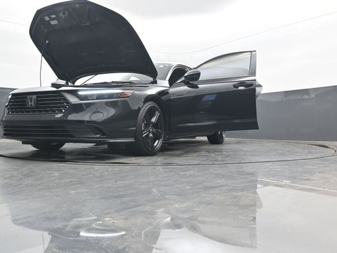 Used 2023 Honda Accord Sport image 40