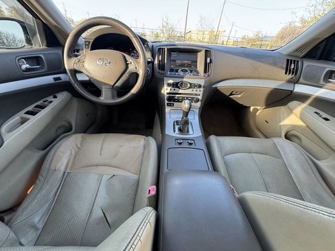 Used 2009 INFINITI G37 Journey w/ Premium Pkg image 10