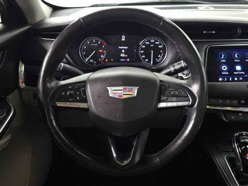 Used 2023 Cadillac XT4 Luxury w/ Cold Weather Package image 19