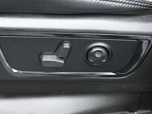 Used 2022 RAM 1500 Limited image 11