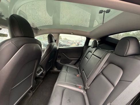 Used 2022 Tesla Model Y Performance image 18