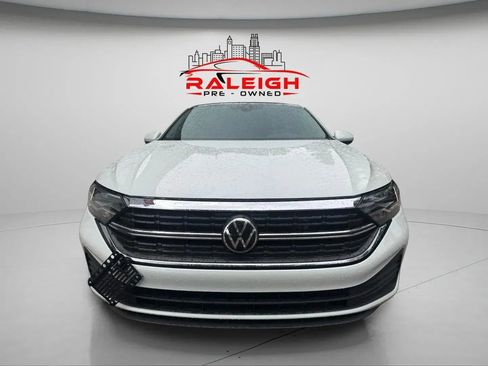 Used 2022 Volkswagen Jetta SE image 6