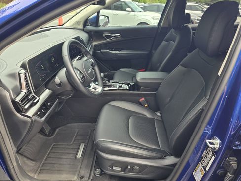 Used 2024 Kia Sportage EX FWD image 11