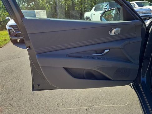 New 2025 Hyundai Elantra Sport image 13