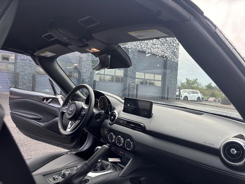 Used 2024 MAZDA MX-5 Miata Grand Touring RWD image 10