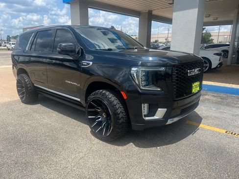 Used 2021 GMC Yukon Denali w/ Denali Premium Package AWD/4WD image 2