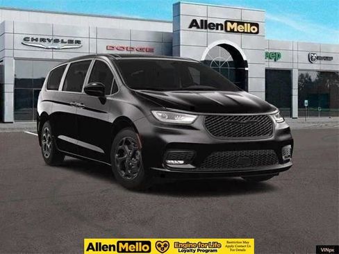 New 2023 Chrysler Pacifica Touring-L w/ S Appearance Package image 1