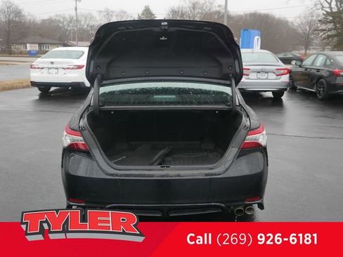Used 2020 Toyota Camry XSE FWD image 15