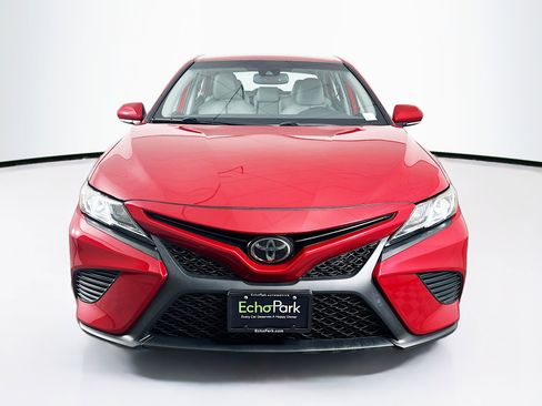 Used 2020 Toyota Camry SE w/ Cold Weather Package image 2