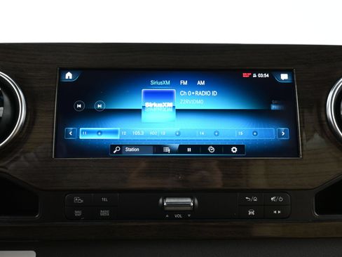 Used 2020 Mercedes-Benz Sprinter 2500 image 50