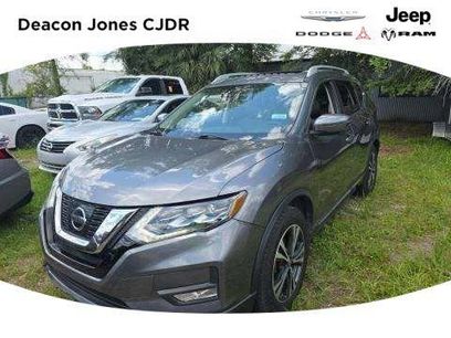 Used 2017 Nissan Rogue SL w/ SL Premium Package