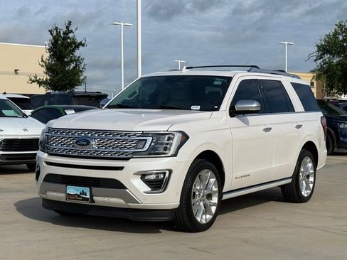 Used 2019 Ford Expedition Platinum RWD image 4