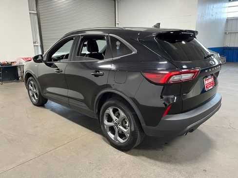 Used 2025 Ford Escape ST-Line Select AWD/4WD image 3