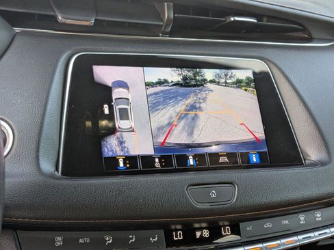 Used 2023 Cadillac XT4 Sport FWD image 12