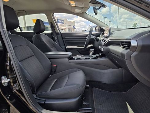 Used 2024 Nissan Altima 2.5 SV FWD image 26