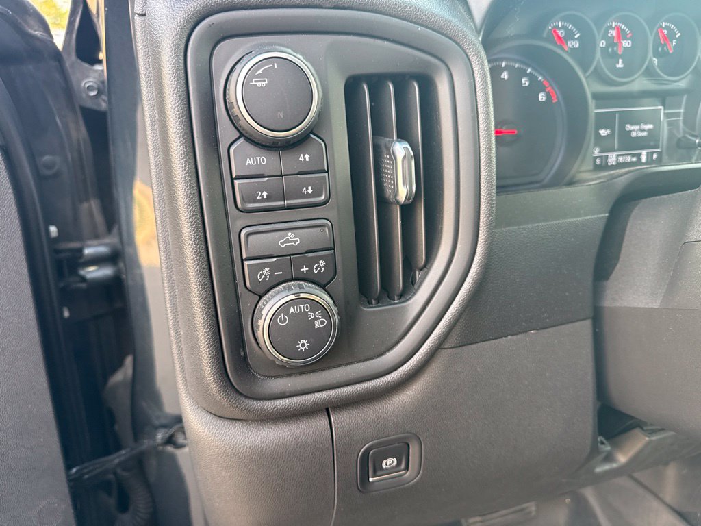 Used 2021 Chevrolet Silverado 1500 Custom Trail Boss w/ LPO, Dark Essentials Package AWD/4WD image 15