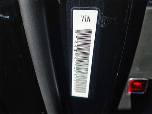 Used 2020 Bentley Bentayga Design Series image 34