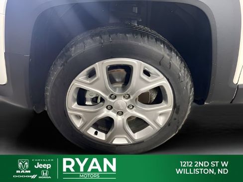 Used 2023 Jeep Renegade Limited AWD/4WD image 14