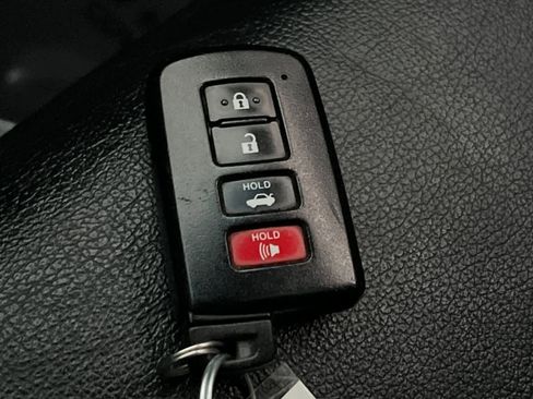 Used 2016 Toyota Avalon Touring image 25