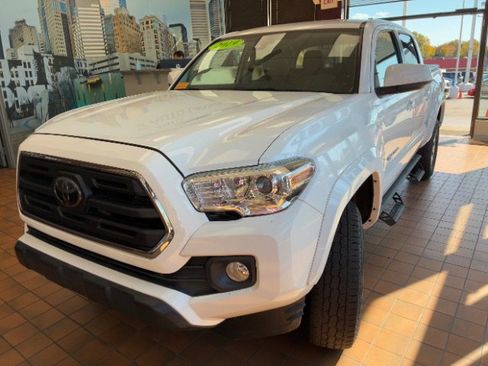 Used 2019 Toyota Tacoma SR5 image 7