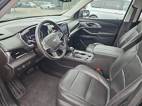 Used 2021 Chevrolet Traverse LT w/ LT Premium Package FWD image 10