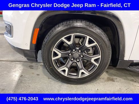 Certified 2024 Jeep Wagoneer Series III AWD/4WD image 50