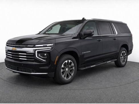 Used 2025 Chevrolet Suburban LT w/ Comfort Package RWD image 3