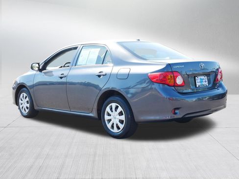 Used 2010 Toyota Corolla LE FWD image 5