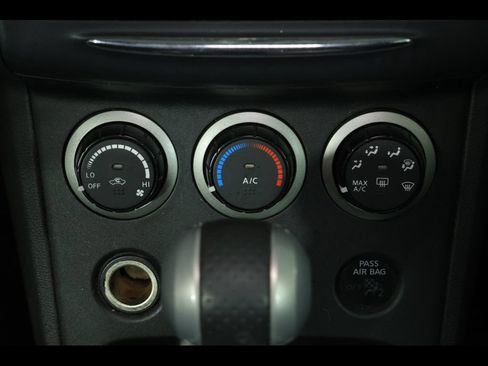 Used 2013 Nissan Rogue S AWD/4WD image 19