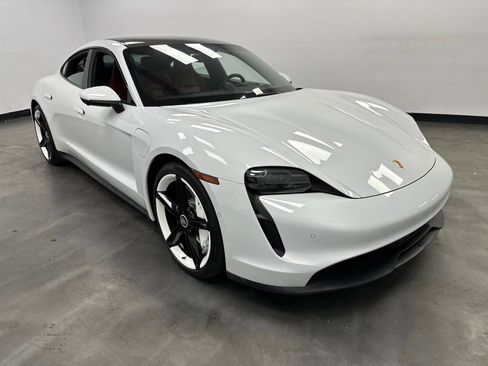 Used 2020 Porsche Taycan 4S image 10