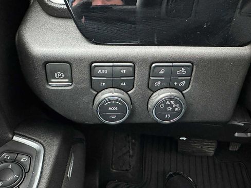 Certified 2024 Chevrolet Silverado 2500 LTZ w/ LTZ Convenience Package image 32