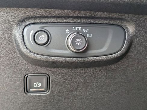 Used 2019 GMC Terrain SLE w/ Driver Convenience Package FWD image 14