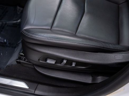 Certified 2022 Cadillac XT5 Sportv w/ LPO, Floor Liner Package image 18