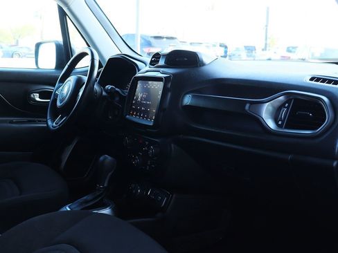 Used 2022 Jeep Renegade Latitude w/ Convenience Group image 36