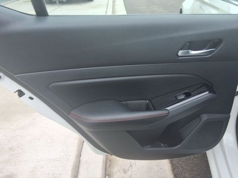 Used 2024 Nissan Altima 2.5 SR FWD image 22