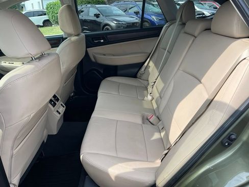 Used 2018 Subaru Outback 3.6R Limited AWD/4WD image 12
