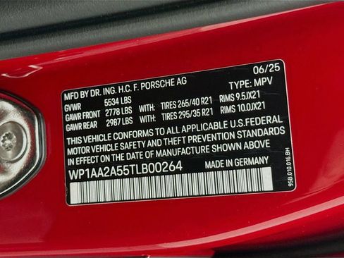 Used 2026 Porsche Macan AWD/4WD image 36