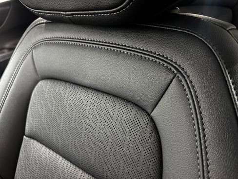 New 2026 Chevrolet Equinox LT w/ Convenience Package II image 19