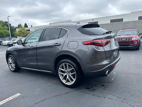 Used 2018 Alfa Romeo Stelvio AWD image 3
