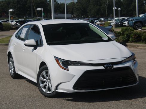 Used 2026 Toyota Corolla LE FWD image 20