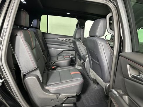 Used 2024 Chevrolet Traverse RS image 27