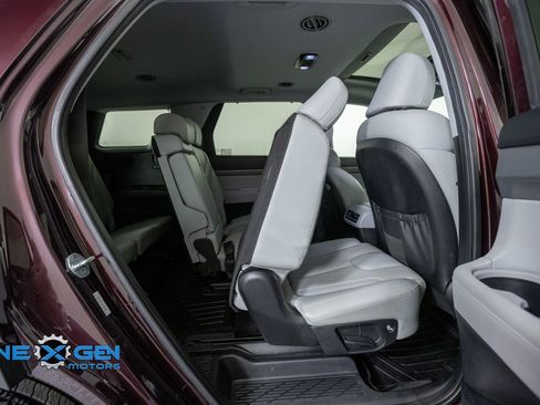 Used 2022 Hyundai Palisade SEL w/ 8P Bench Seat Package AWD/4WD image 38