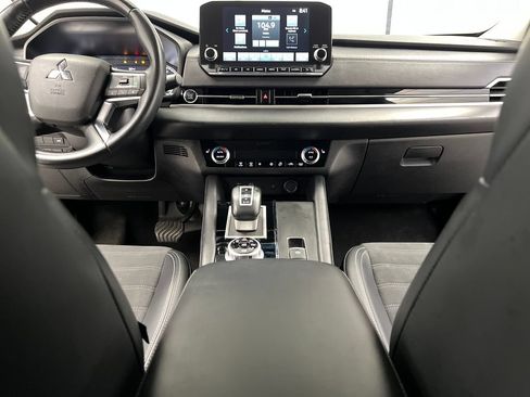 Used 2024 Mitsubishi Outlander SE AWD/4WD image 50