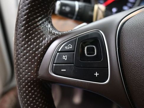 Used 2017 Mercedes-Benz E 300 4MATIC image 27