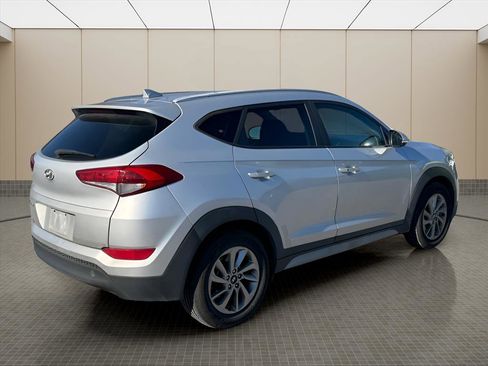Used 2017 Hyundai Tucson SE Plus image 3