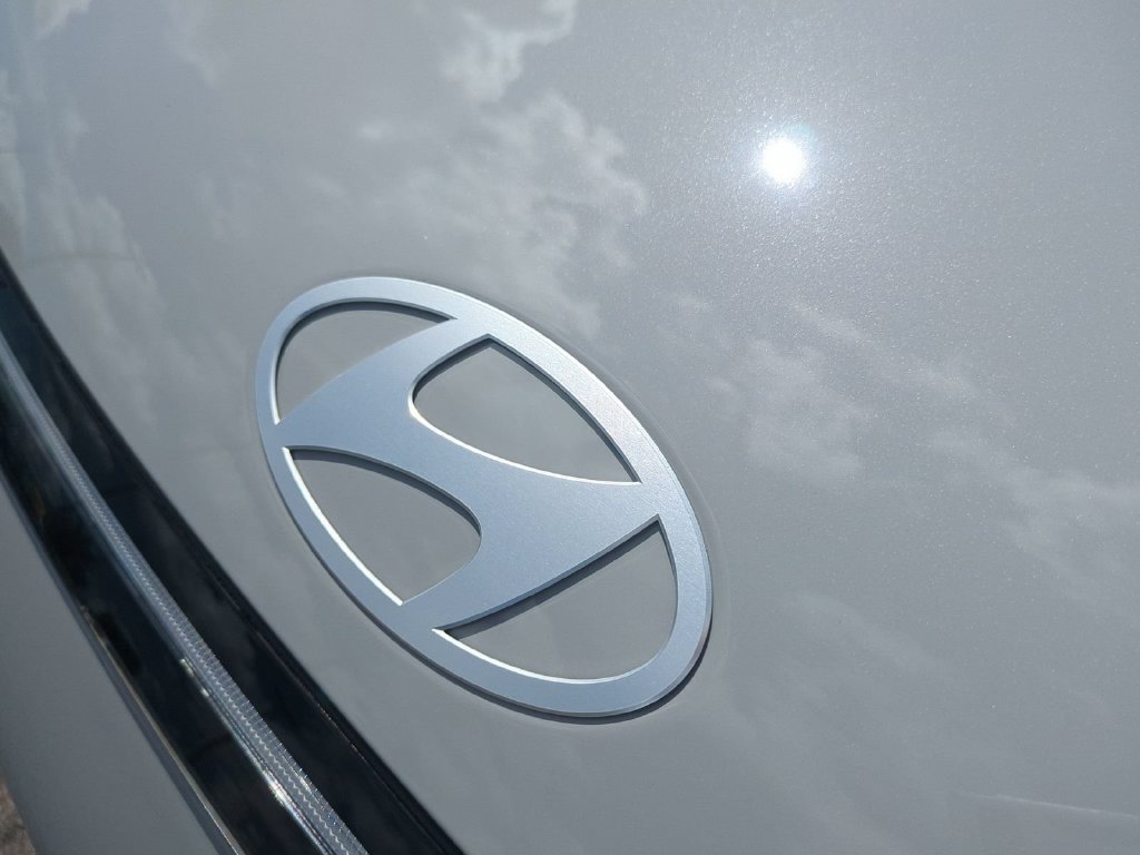 New 2027 Hyundai Kona SE FWD image 13