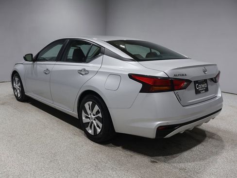 Used 2024 Nissan Altima 2.5 S image 4