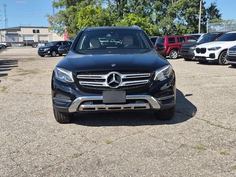 Used 2018 Mercedes-Benz GLC 300 4MATIC image 3